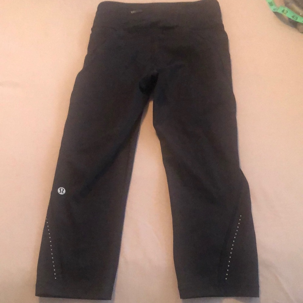 LULULEMON Work out pants - Picture 2 of 5